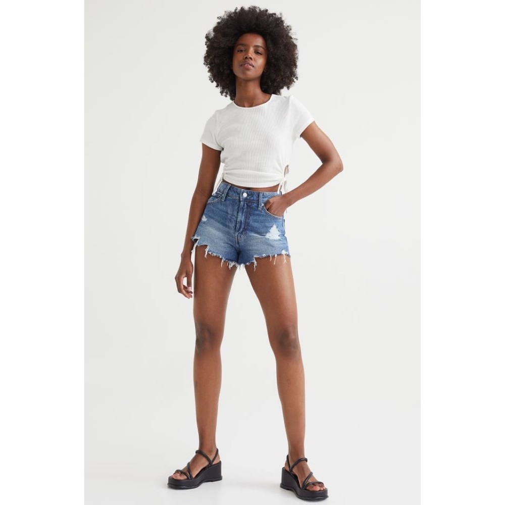 H&M High Waist Denim Shorts • Size X-Small (00) • Medium Wash • Brand New